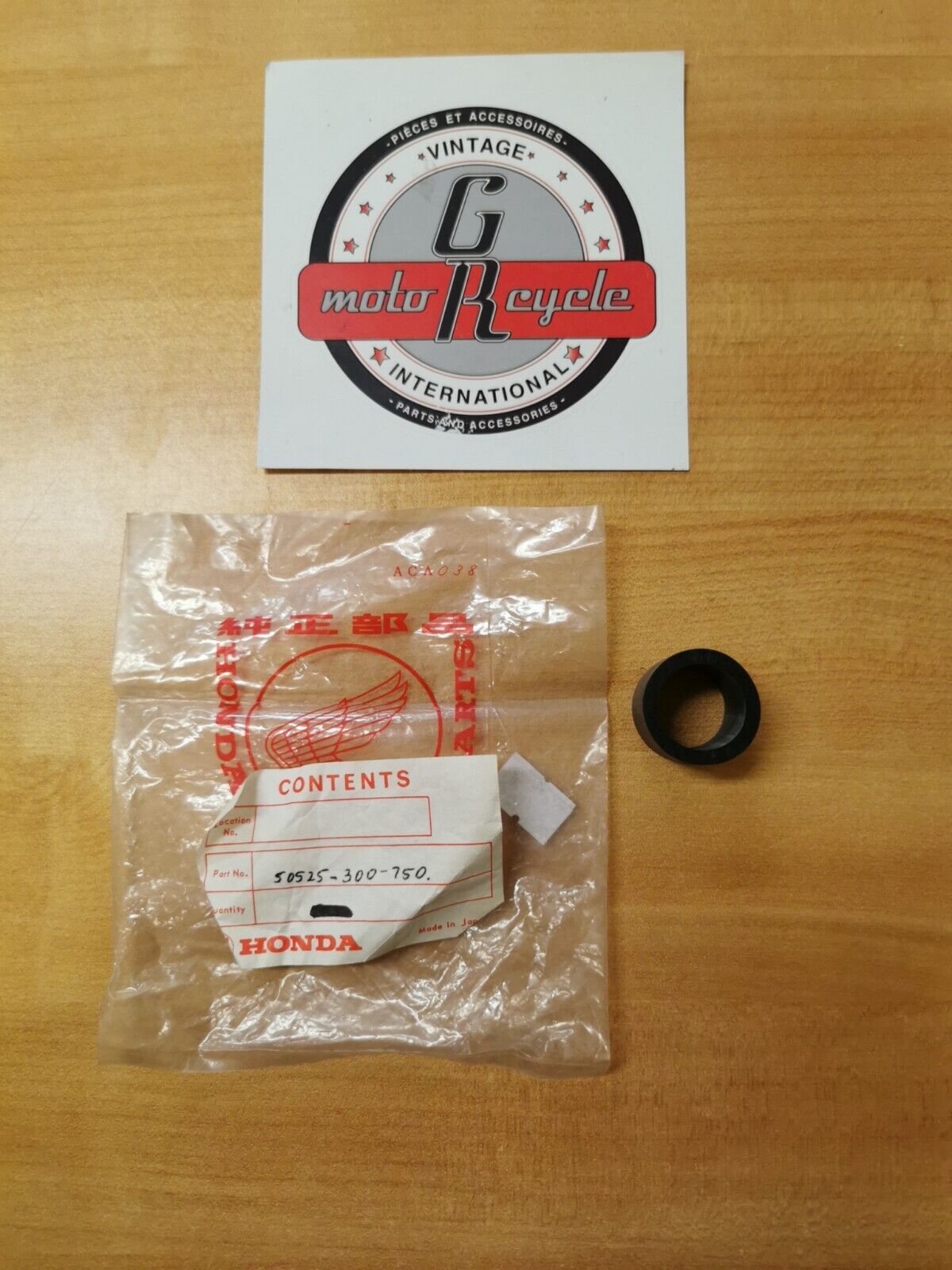 NOS HONDA CB750PA POLICE RUBBER MAIN STAND STOPPER 50525-300-750 H20