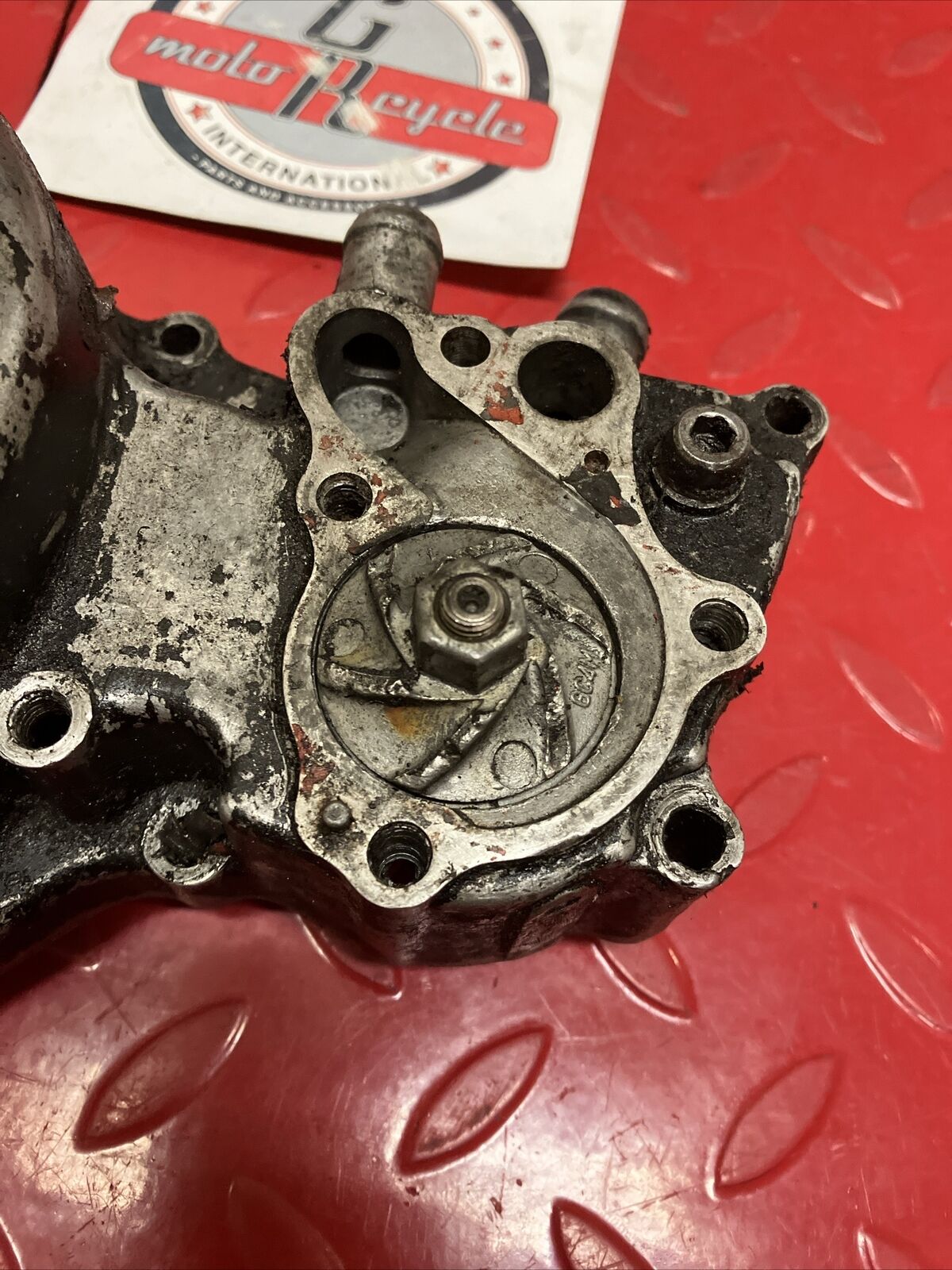 Honda CR80R 1986 Right crankcase clutch cover waterpump shaft gear