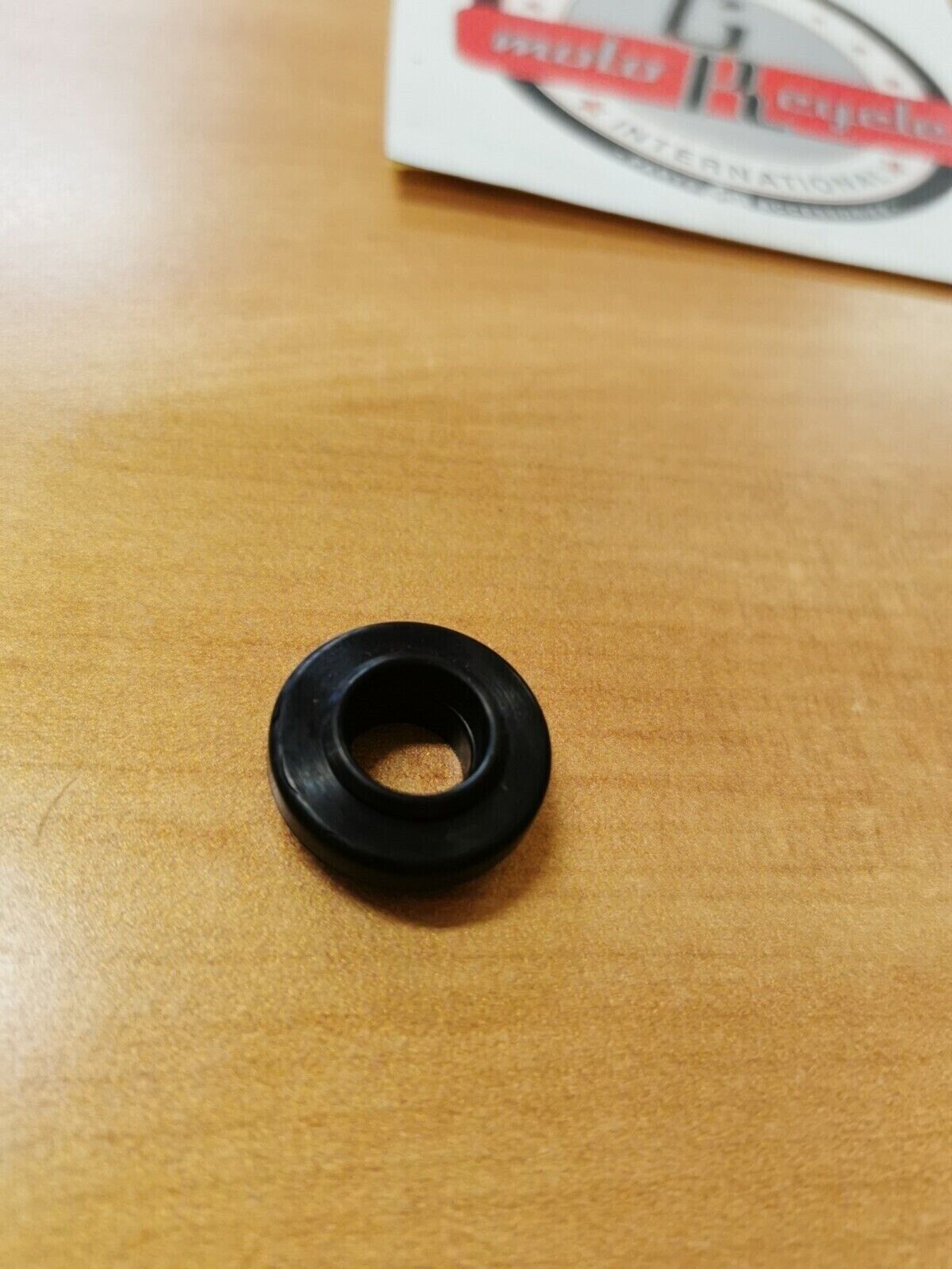 NOS Honda GL1500 VT600 VT750 MOUNTING RUBBER 90542-MB0-000 H27