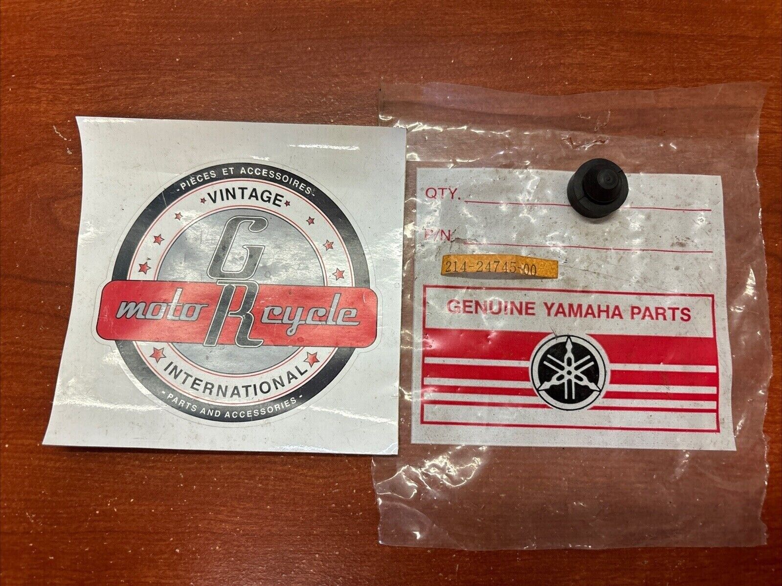 NOS Yamaha MAIN STAND STOPPER 214-24745-00-00 SUB 116-27114-00-00 Y182