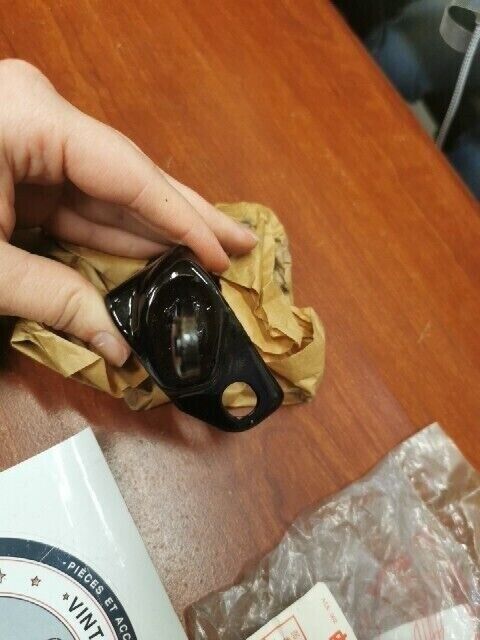 NEW NOS HONDA CB650 CB750 1979 - 1982  STAY R FR TURN SIGNAL 33410-425-000 H44