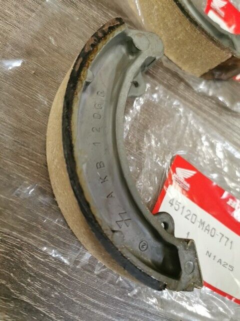 NOS HONDA CR250R CR450R XR250R  SHOE FRONT KIT BRAKE MCA QTY2 45120-MA0-771 H74
