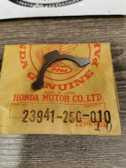 NOS HONDA C70 CS71 1958 - 1960 C72 C75 CS76 C77  COTTER GEAR 23941-250-010  H77