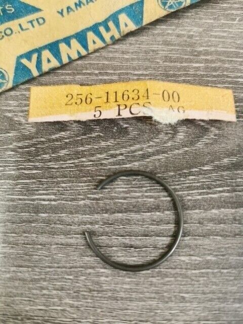 NOS YAMAHA XS2 XS1 FXSVHO XV17AMS YFM66FAT CIRCLIP 256-11634-00-00 Y168