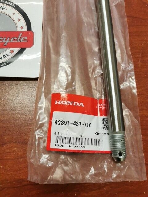 NEW NOS HONDA  XL125S  XL185S 1981 - 1984  Rear Wheel Axle 42301-437-710  H29