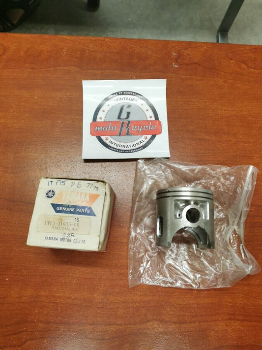 NOS Yamaha IT175 PISTON 1ST O/S SUB. 1W2-11635-10-00 SUB. 3R6-11630-12-00 Y86