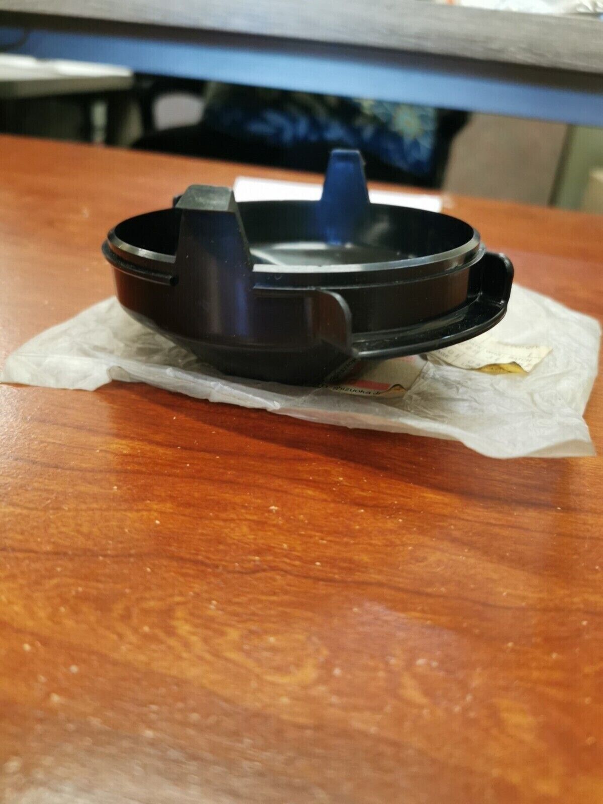 NOS Yamaha XT250 FZR600 FZR400 FZ600 SOCKET COVER 46X-84397-01-00 Y86