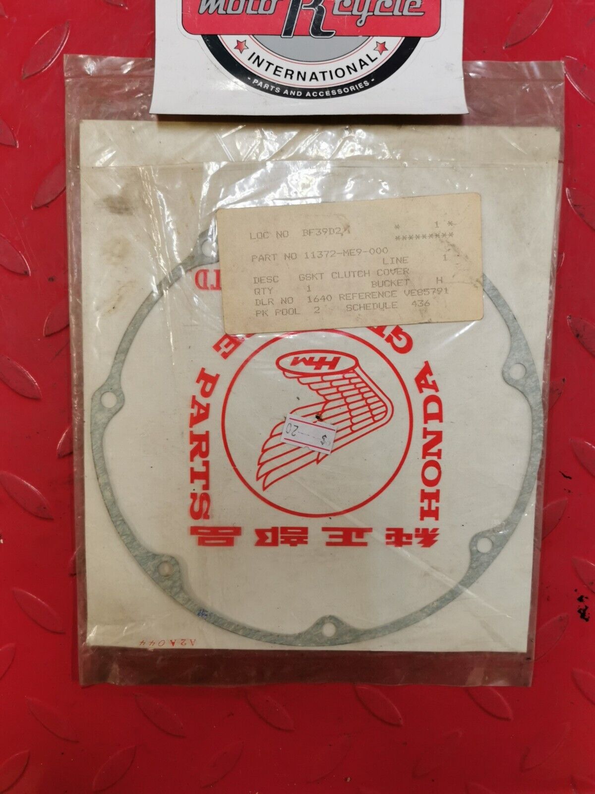 NOS Honda 1983 - 1988 VT700C VT800C VT750C GASKET CLUTCH COVER 11372-ME9-000 H30
