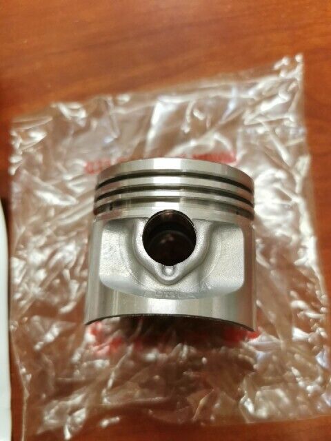 NOS Honda CB500 K1 K2 PISTON (OS 0.25) 13102-323-000 SUB. 13102-323-405 H62