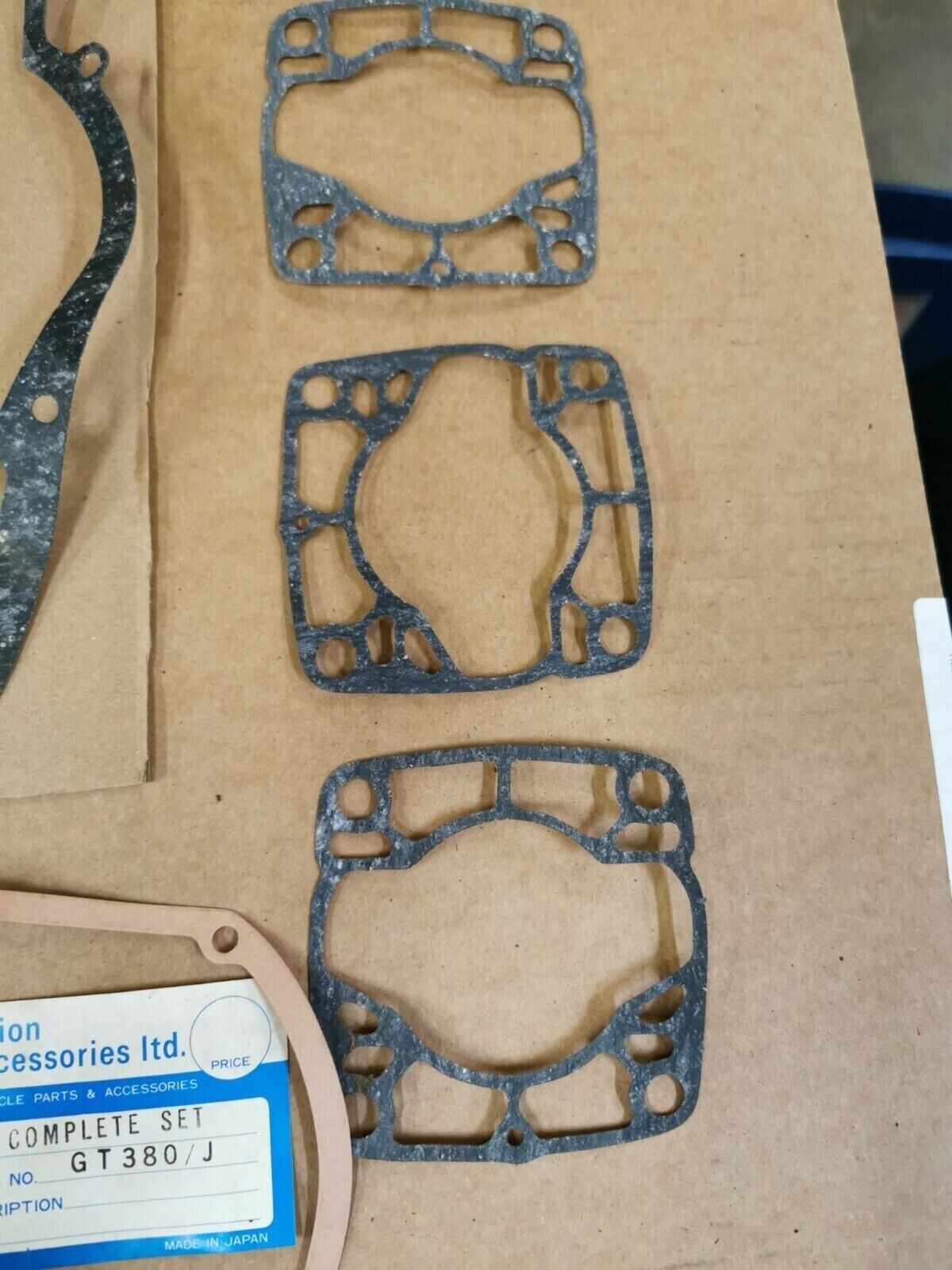 NOS ACTION ACCESSORIES SUZUKI GT380J GASKET KIT INCOMPLETE SET J49