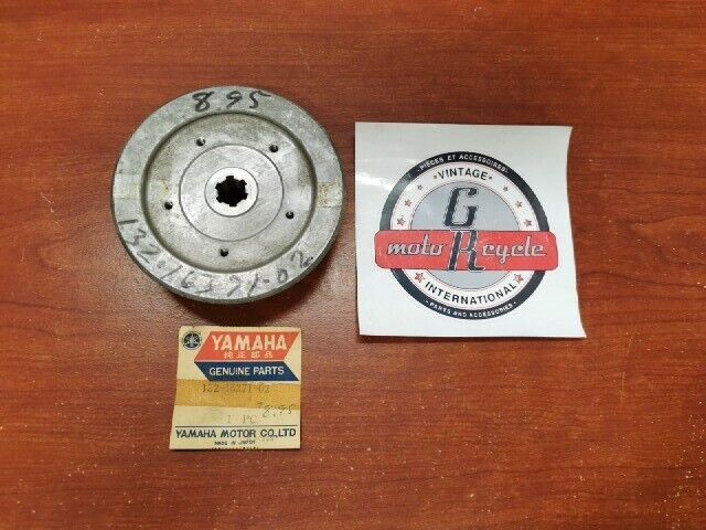 NOS Yamaha CLUTCH BOSS 132-16371-02-00 SUB 132-16371-01-00 132-16371-03-00 Y128