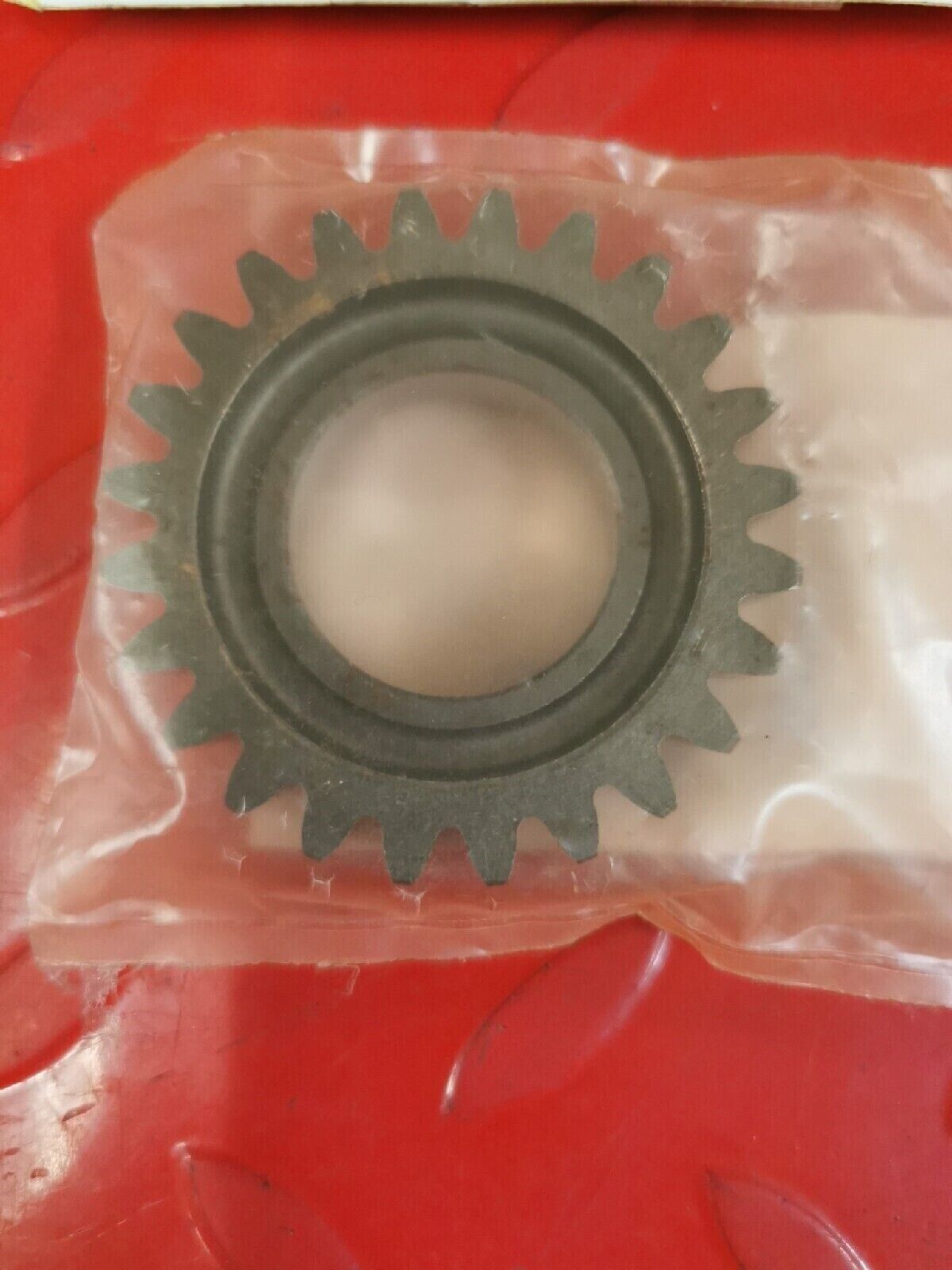 NOS HONDA  ATC250R 1985 1986 GEAR MAINSHAFT FIFTH  24T 23481-HA2-000 H39