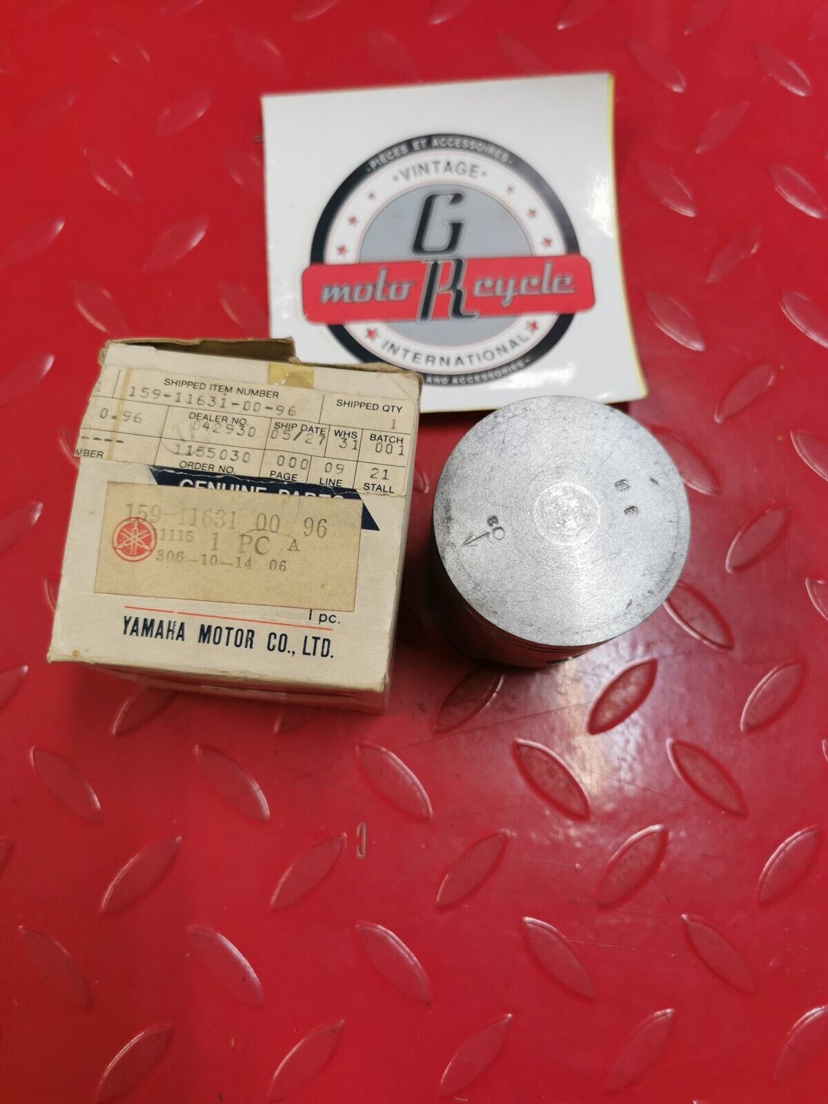 NOS YAMAHA YM1 1965 1966 PISTON STD 159-11631-00-96 Y32