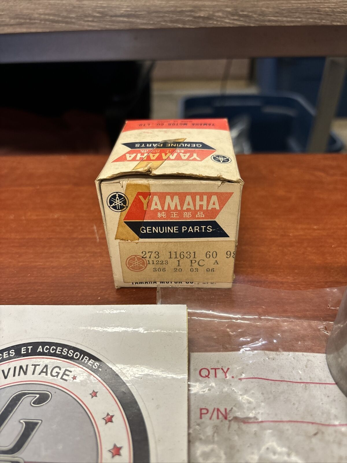 NOS Yamaha PISTON 50.25MM 273-11631-60-98 SUB 273-11631-60-97 Y176