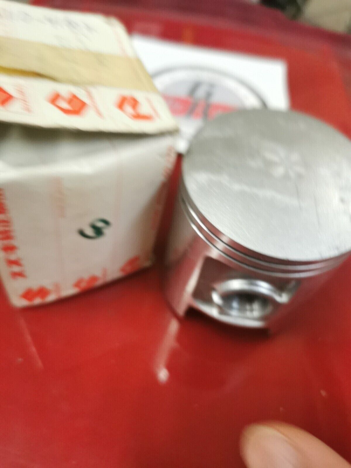 NOS SUZUKI PE250 RM250 1977 - 1978 PISTON 12110-41602 SUB 12110-41603 S23