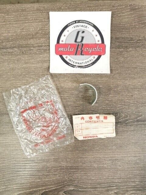 NOS HONDA C72 C77 1960 C78 1960 - 1964  COLLAR JOINT 18233-259-000 H70