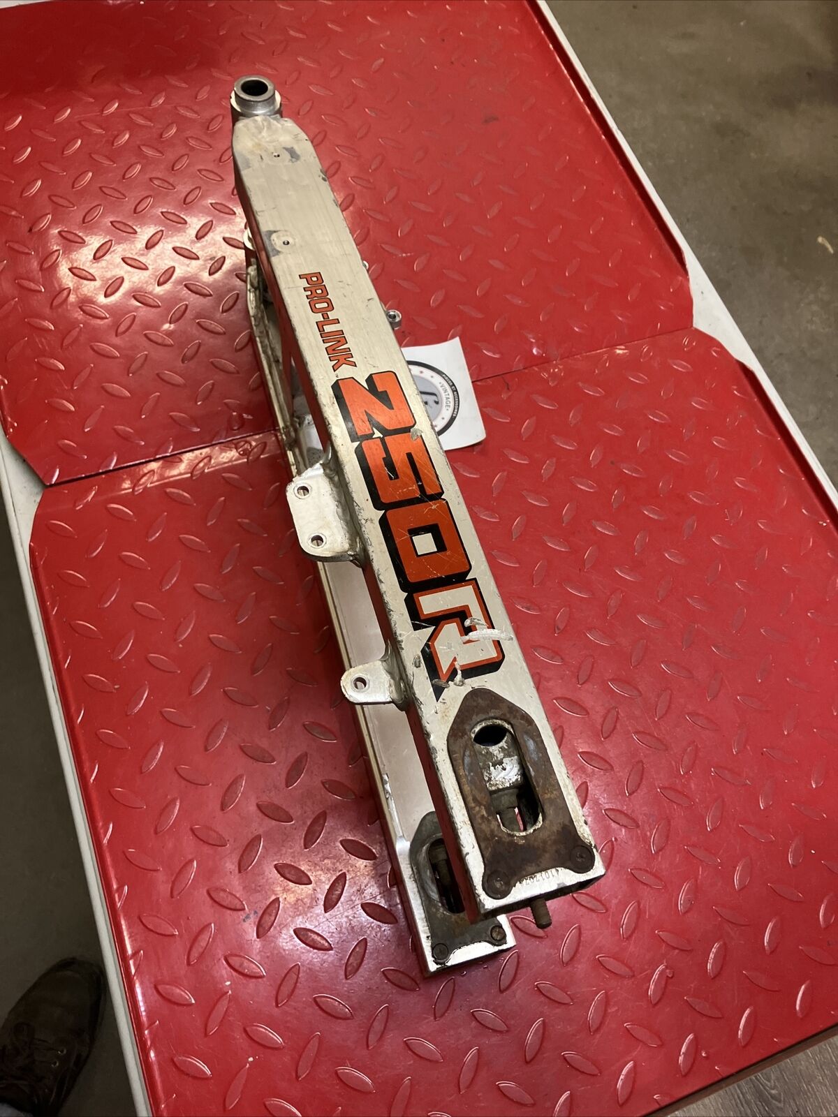 Honda CR250R 1984 swingarm rear swinging arm 2