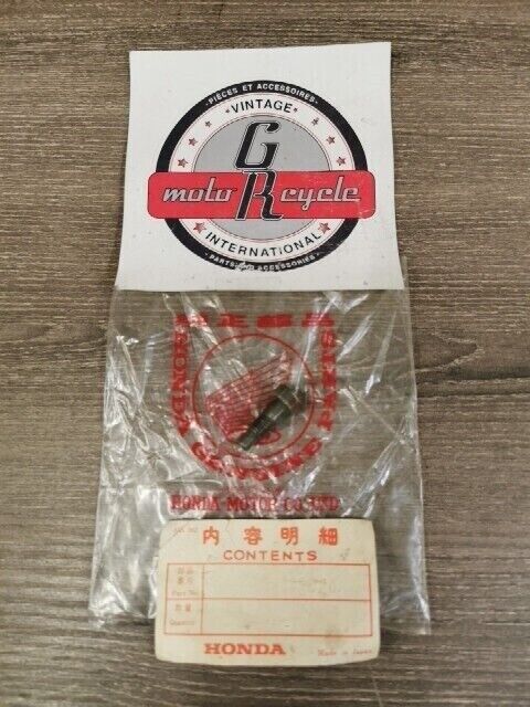 NOS HONDA GOLDWING GL1200A GL1100A GL1000 BOLT SPECIAL 8X24 90029-611-000 H83