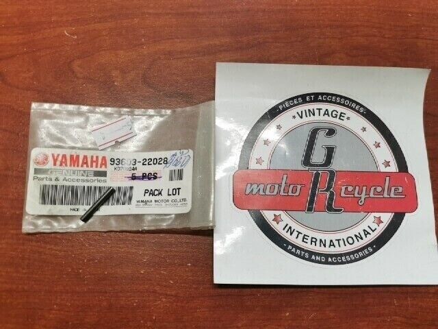 NOS Yamaha R5 CS340 YFS200 DT400 YP400 AT1 DOWEL PIN 93603-22028-00 Y102