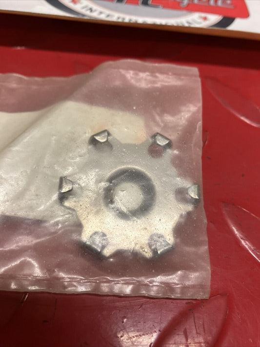 NOS YAMAHA SIDE PLATE 26H-18561-01-00 Y62