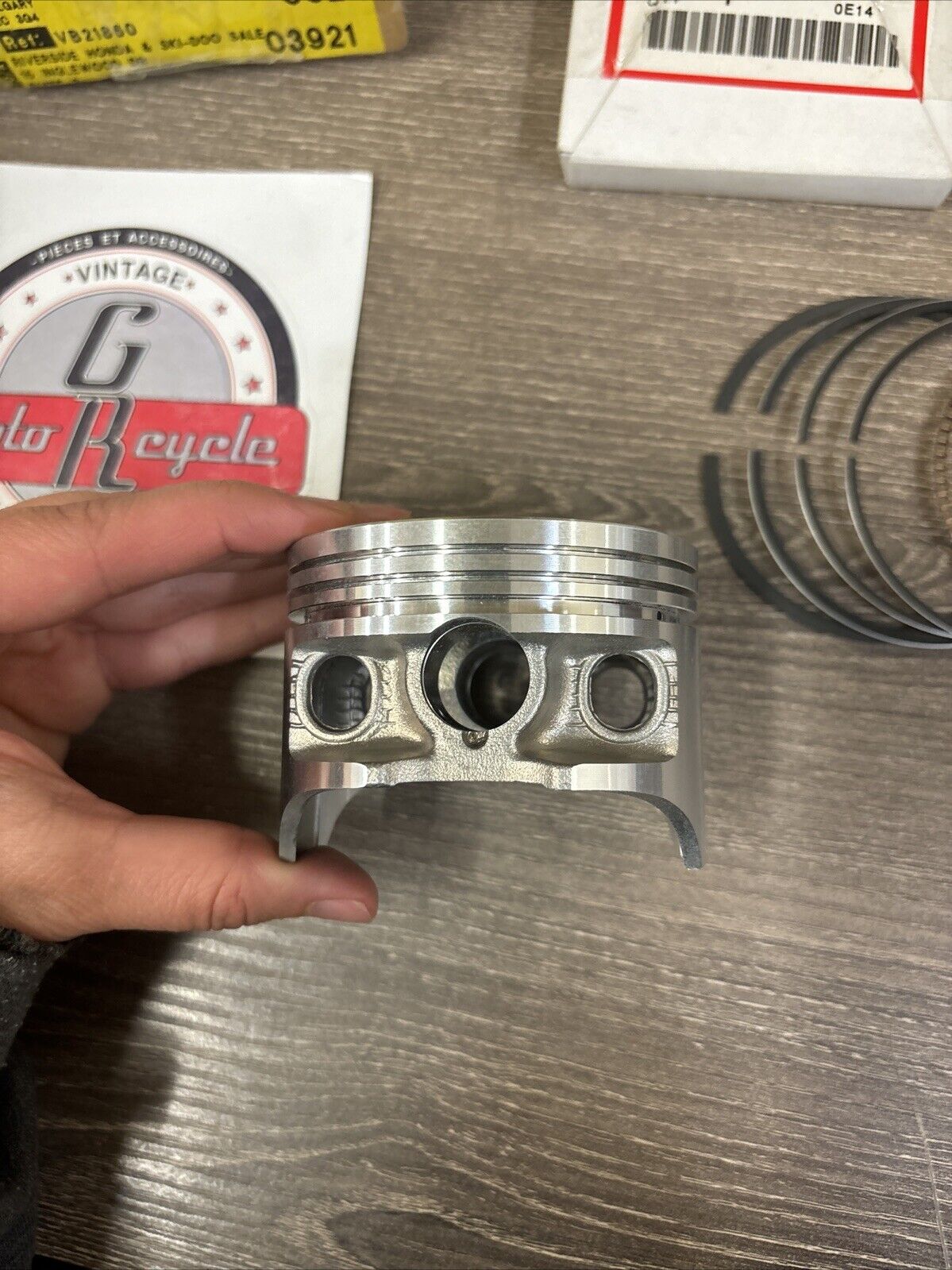 NOS Honda TRX300 TRX300FW PISTON & RING 0.75 13104-HC4-305 13041-HC4-306 H136