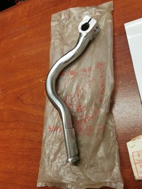 NOS Honda CX500 D GL400 GL500 GEARSHIFT PEDAL 24700-415-000 H75