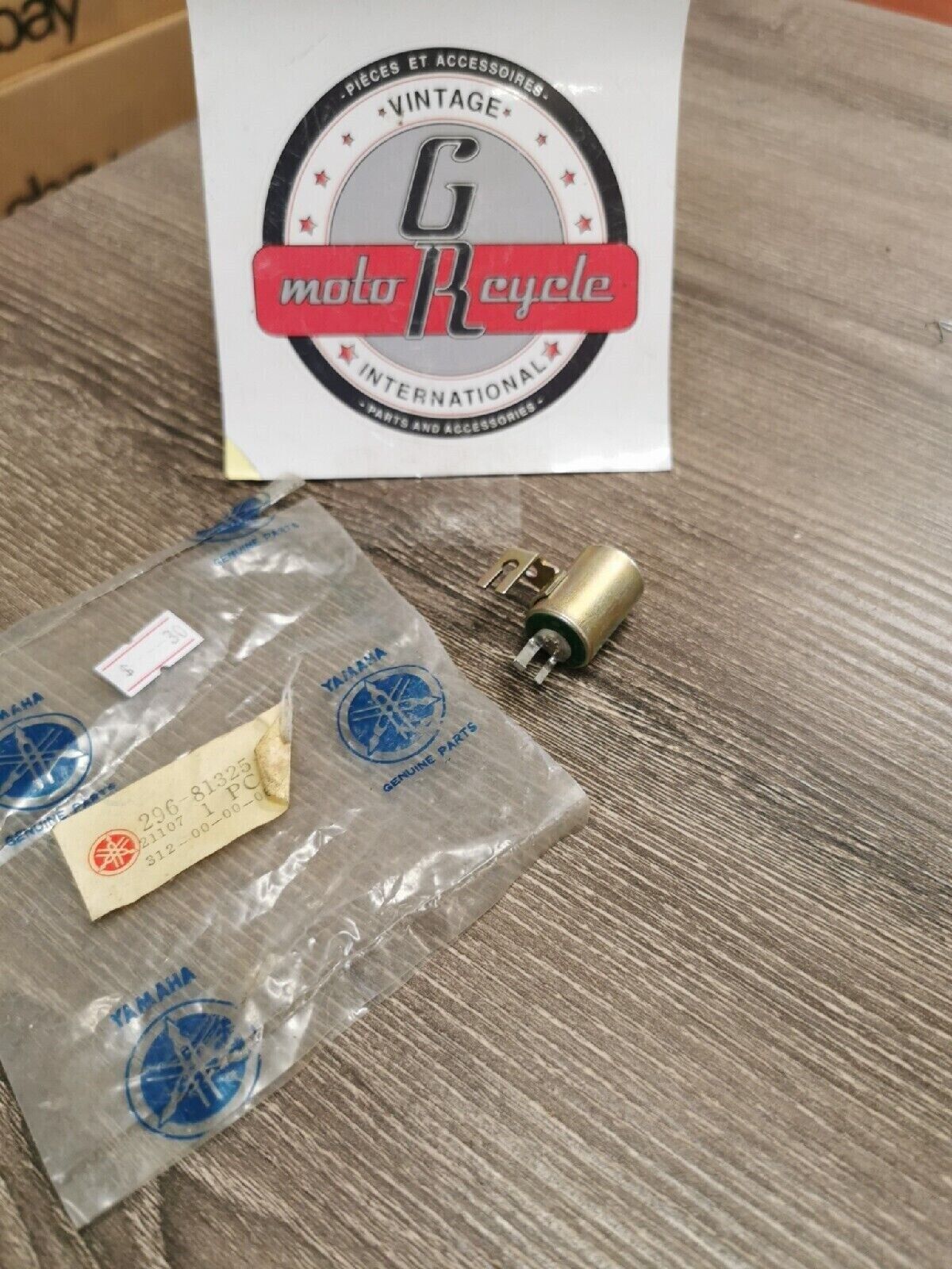NOS YAMAHA  YT80 DT100  IGNITION CONDENSER  296-81325-20-00  Y58
