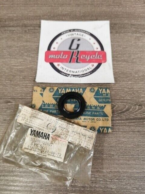 NOS YAMAHA YZ100J IT175G YZ100K YZ125G 1980 OIL SEAL 93106-22017-00 Y159
