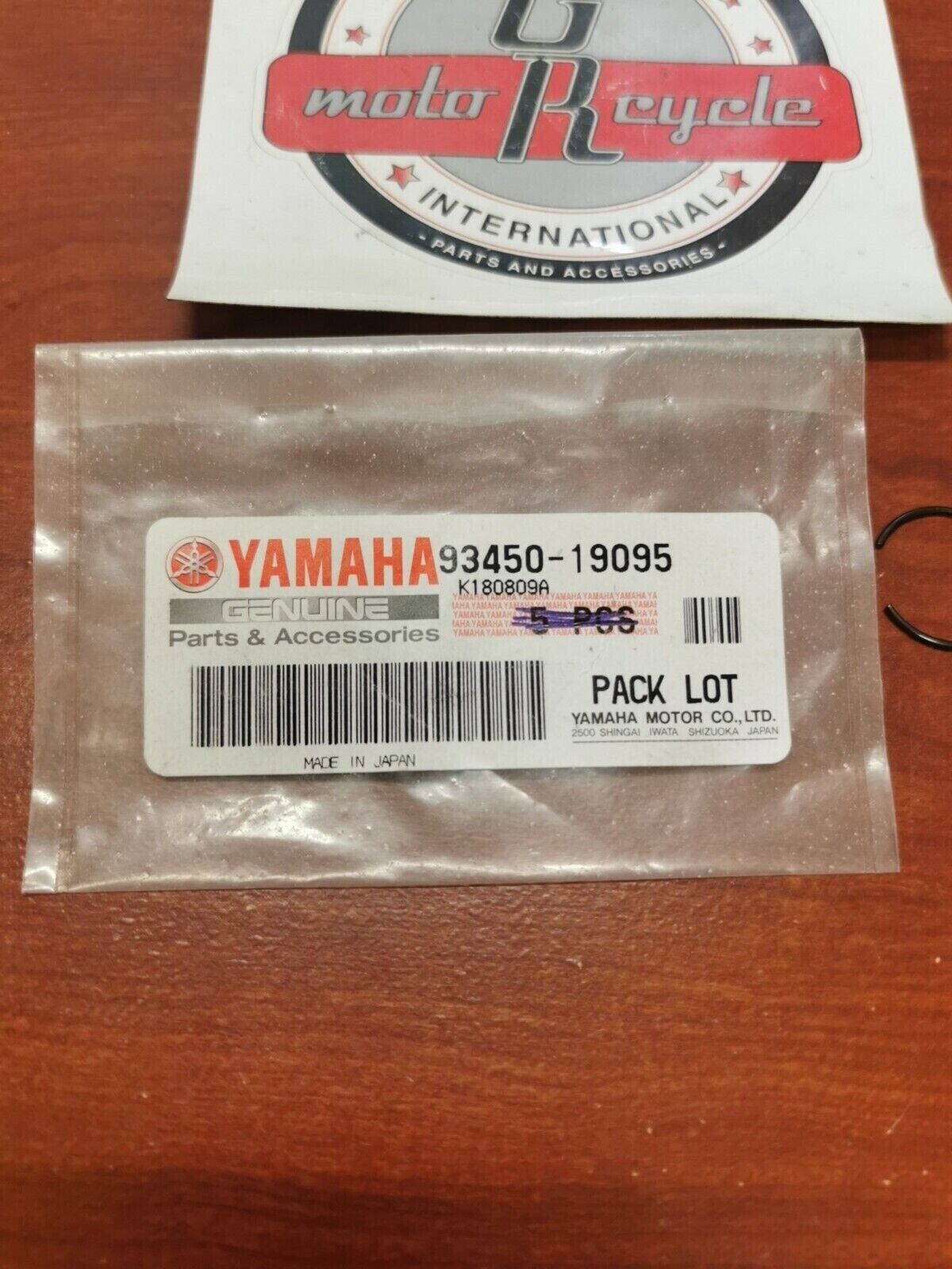 NOS Yamaha XT350 VMX12 YFM350 YFM400 XVZ1300 RS90 CIRCLIP 93450-19095-00 Y82