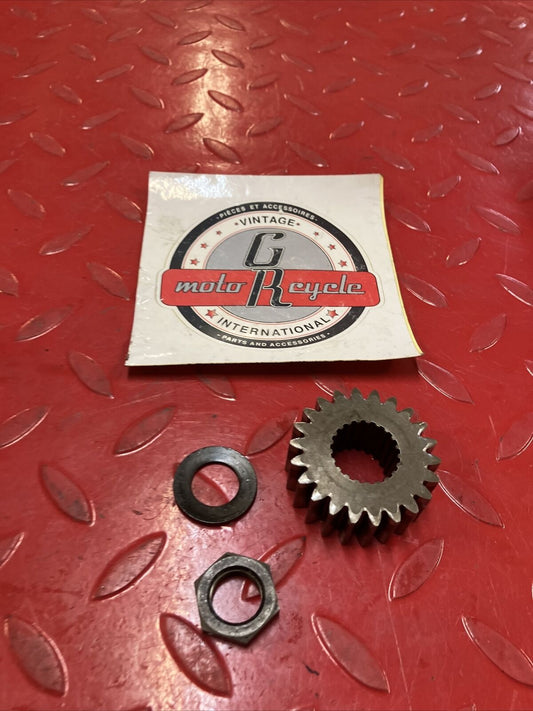 Kawasaki KDX200 1987 crankshaft primary drive gear spur