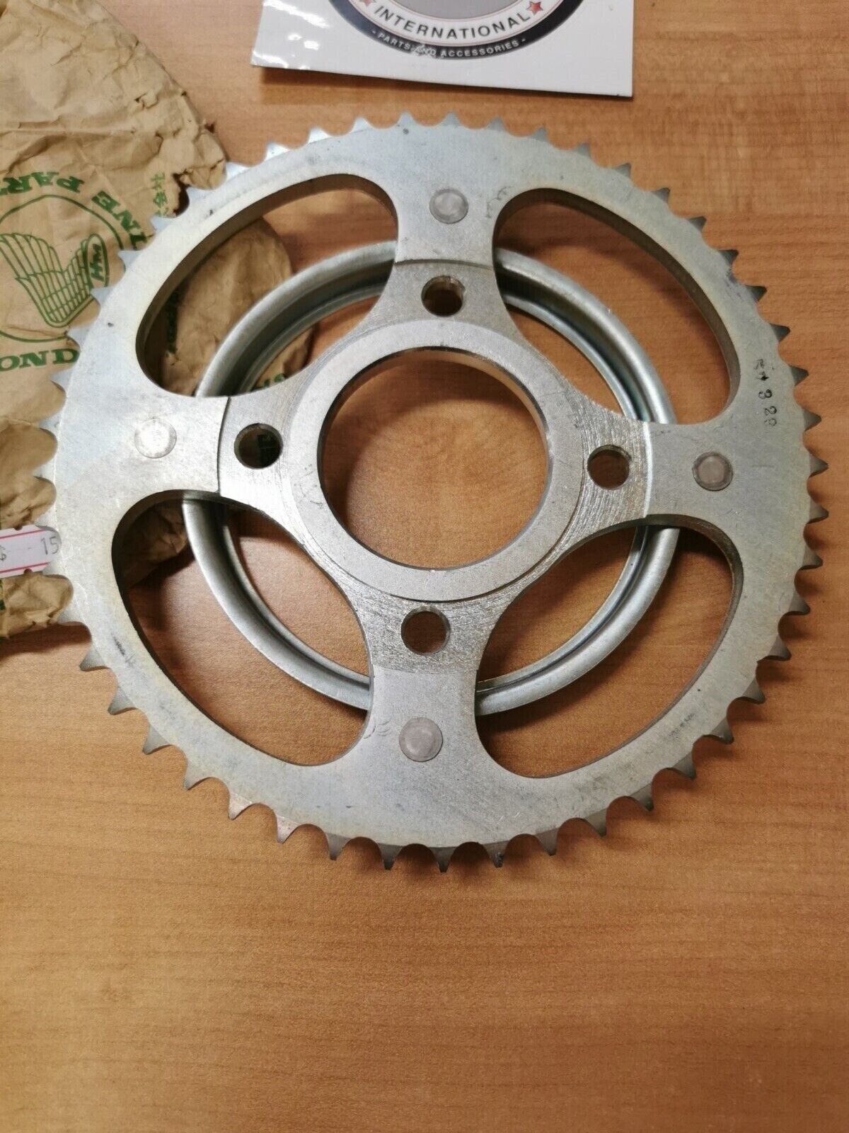 NOS HONDA  XL125 1979 - 1984 SPROCKET DRIVEN  41200-437-600 H29