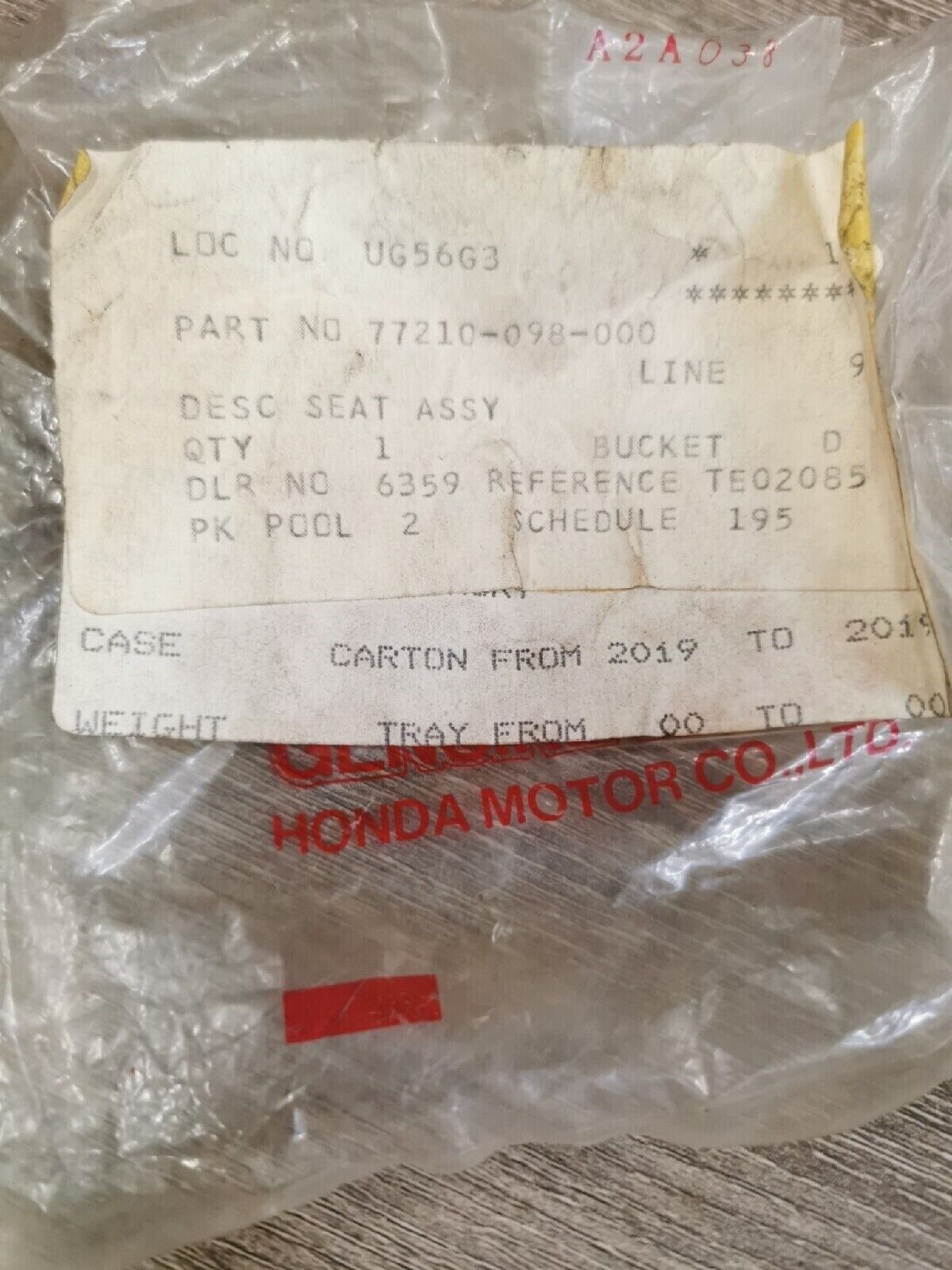 NOS HONDA CT110 1980 - 1986 BRACKET A SEAT 77210-098-000 H41