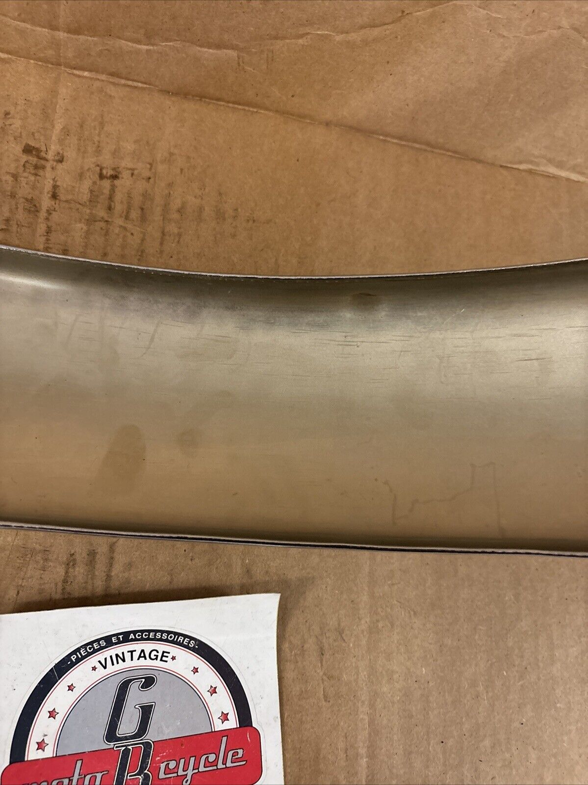 NOS Yamaha XS1 XS1B FRONT FENDER XS650 256-21511-00-93 SUB 256-21510-10-93 Y103