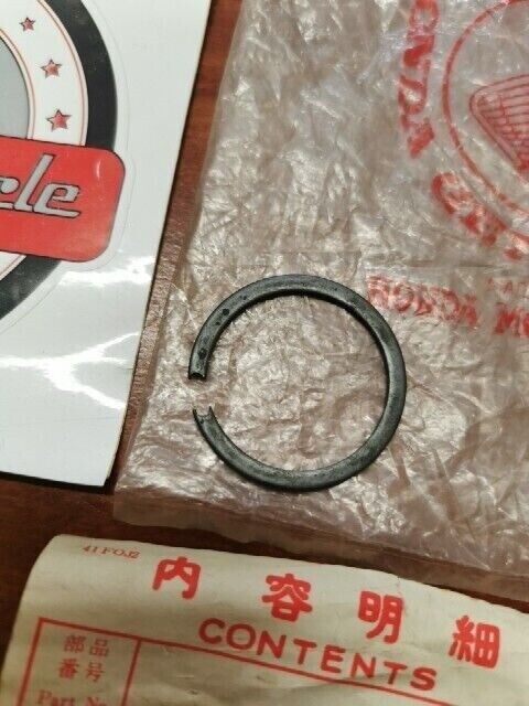 NOS Honda CB250 CB350 CB450 CL250 FRONT FORK PISTON SNAP RING 51445-268-000 H71
