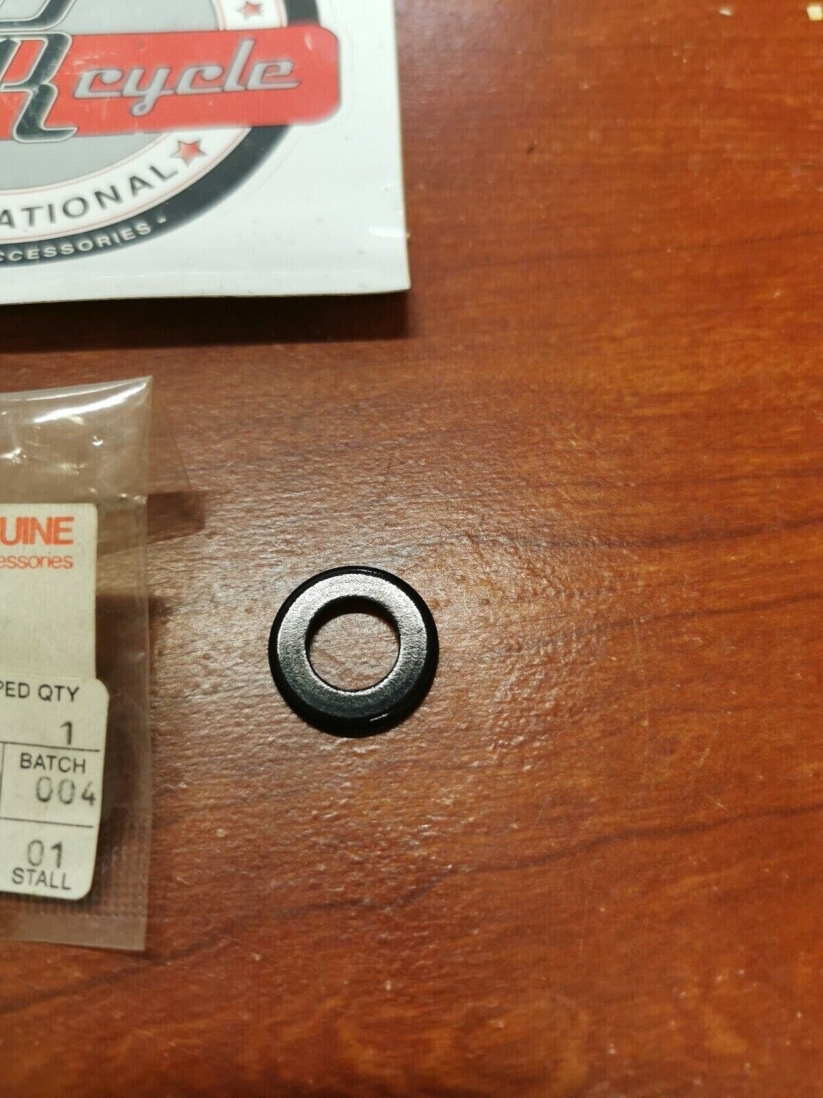 NOS YAMAHA FZ600 FJ600 YFM350 SPECIAL SHAPE WASHER 90209-10261-00 Y72