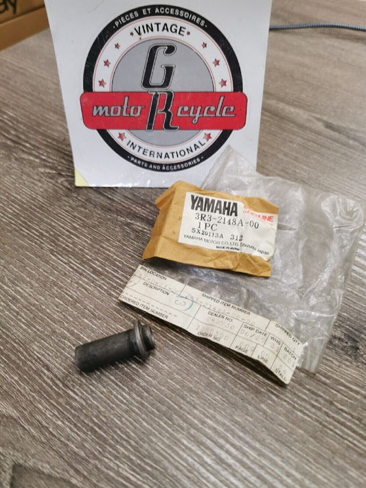 NOS YAMAHA YZ125 YZ100 1981 - 1983  SHAFT   3R3-2148A-00-00   Y57