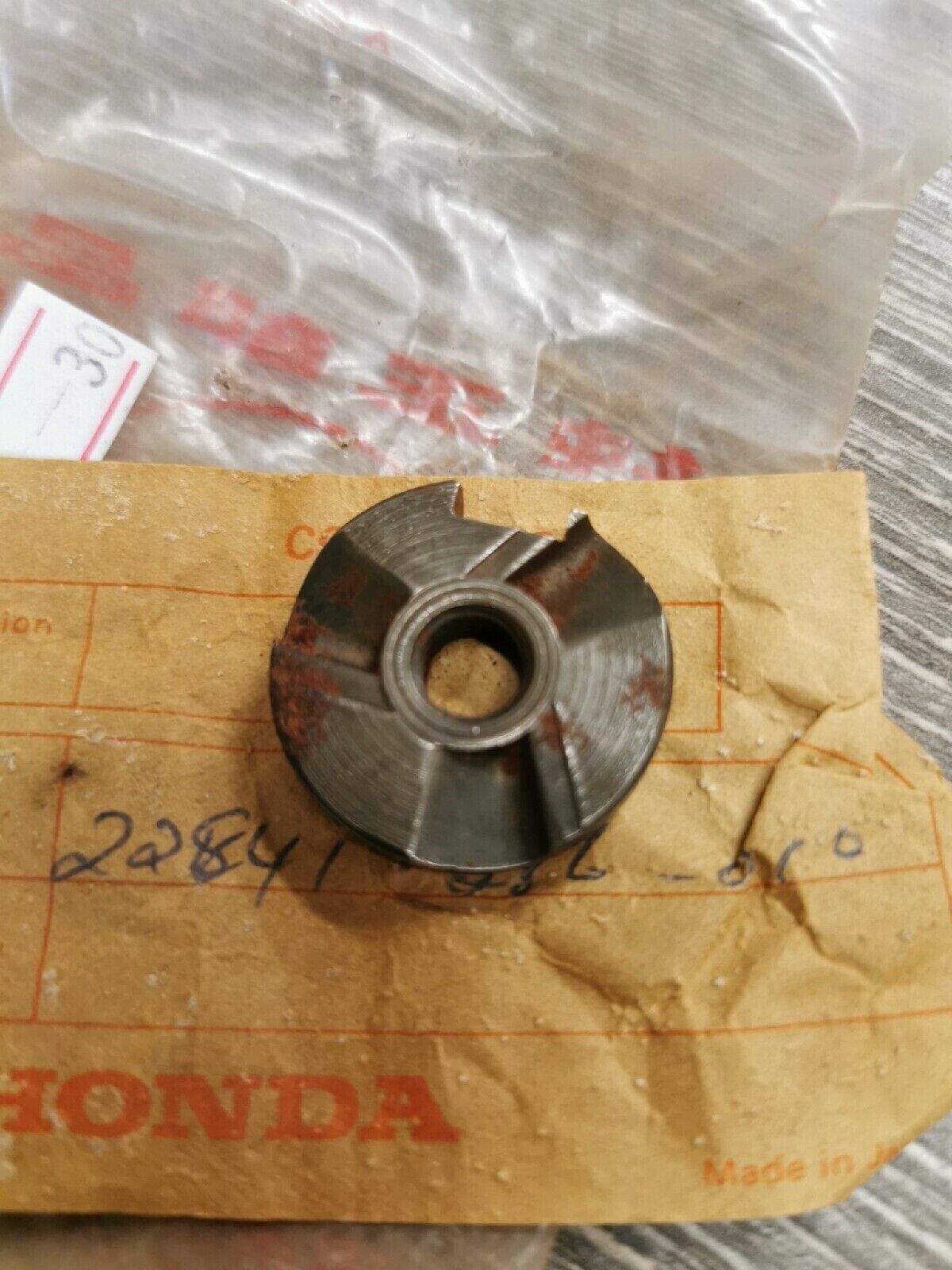 NOS HONDA  CAM  CLUTCH ADJ 22841-286-010  H17