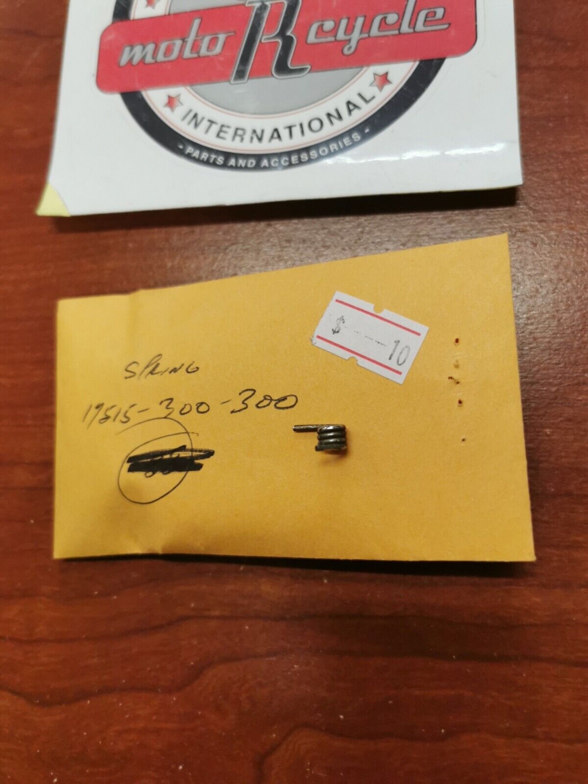 NOS Honda CL450 CB450 SL350 CB750 SPRING FUEL FILLER CAP CHECK 17515-300-300 H32