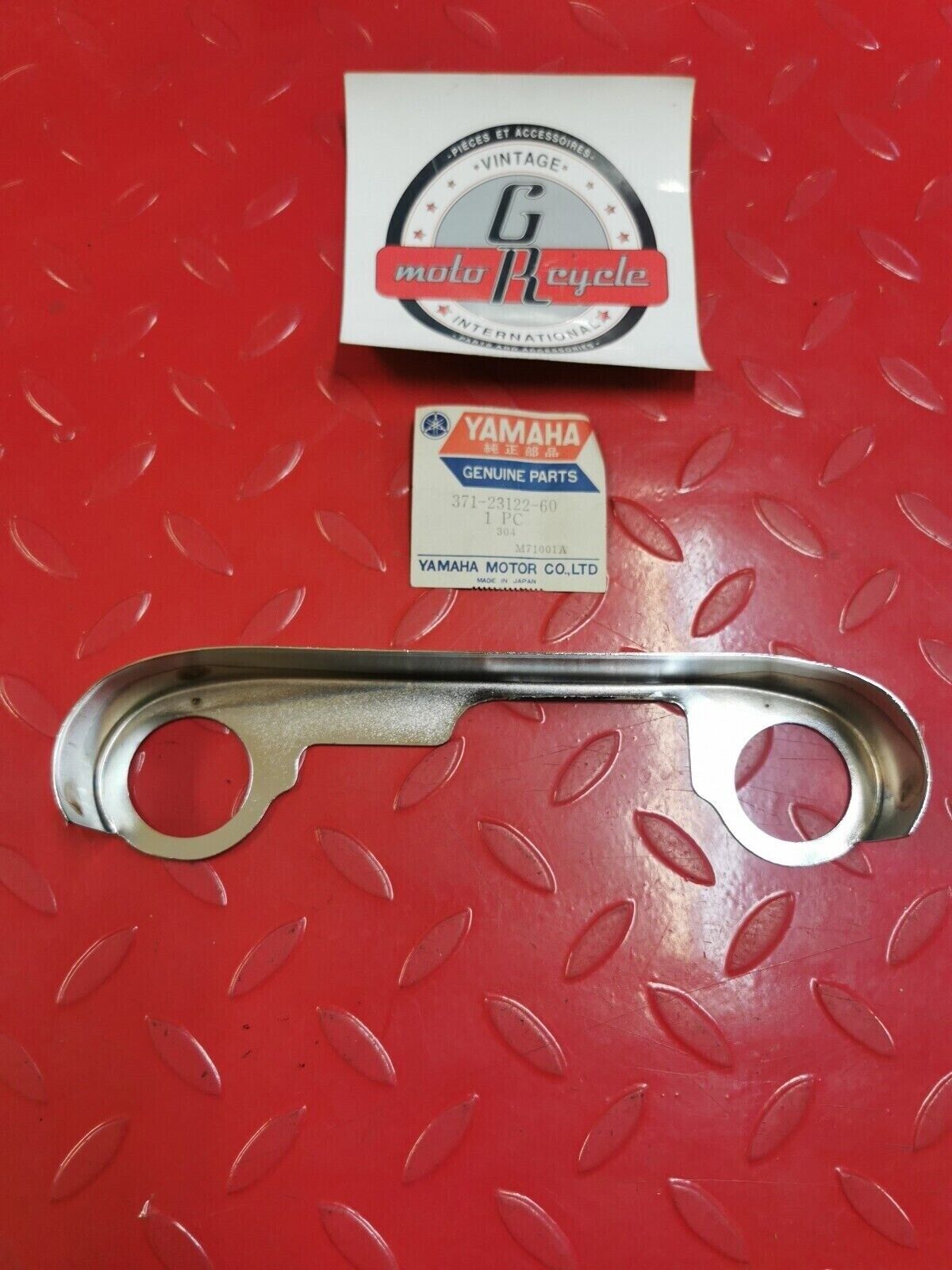 NOS YAMAHA TX500 XS500 1973 1974 1975 COVER OUTER 1 371-23122-60-00 Y29