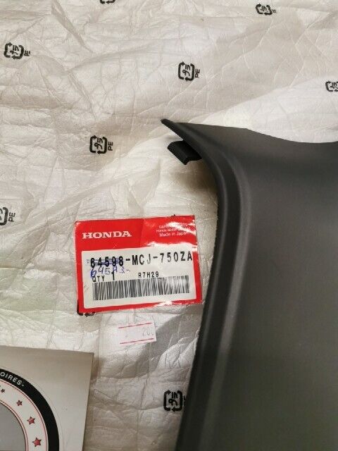 NOS Honda 2002 2003 CBR900RR RIGHT DUCT COVER 64593-MCJ-750ZA H106