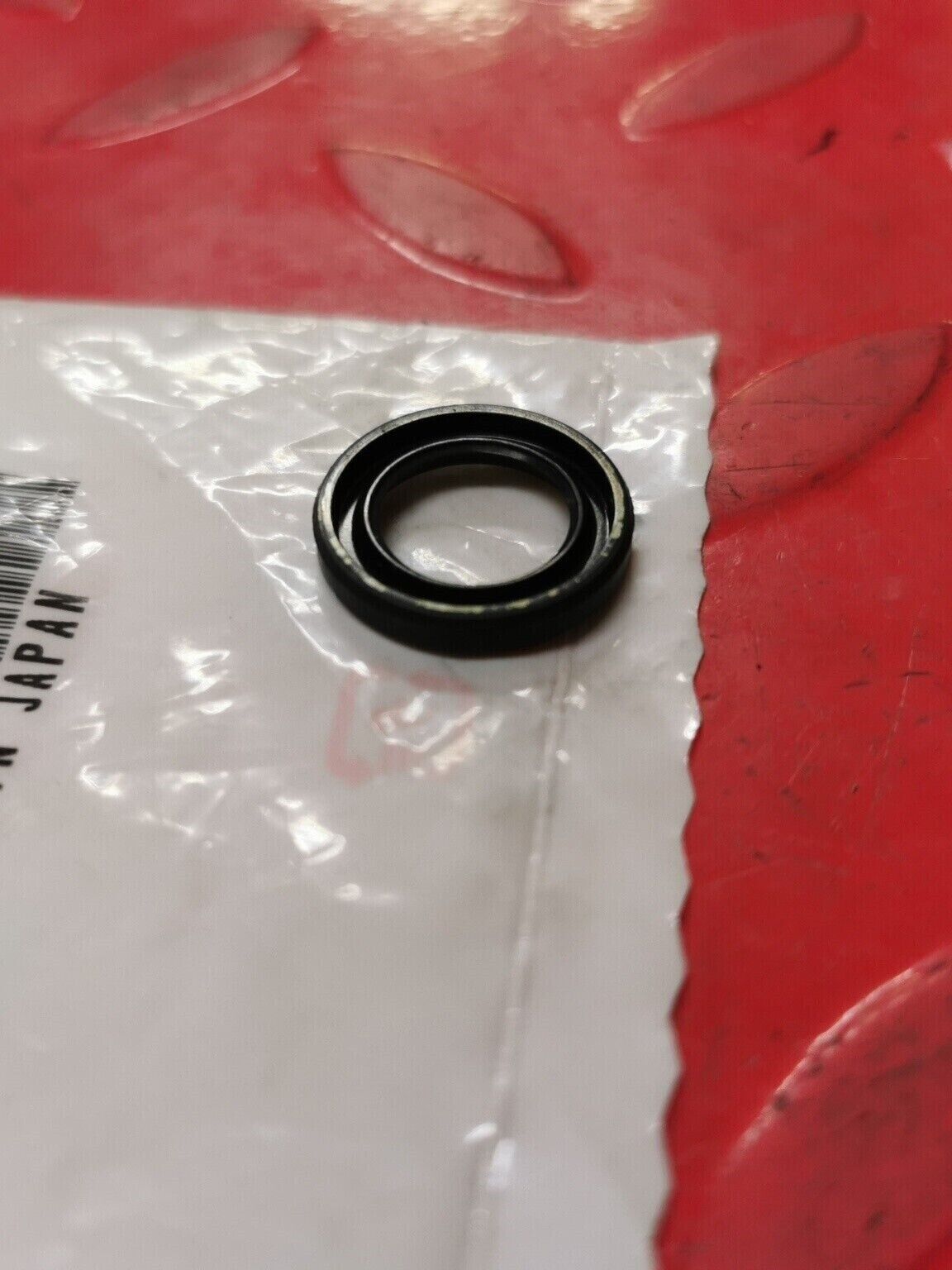 NEW NOS Honda GL500 CX500 CR250 CR500 OIL SEAL 91201-951-003 H27