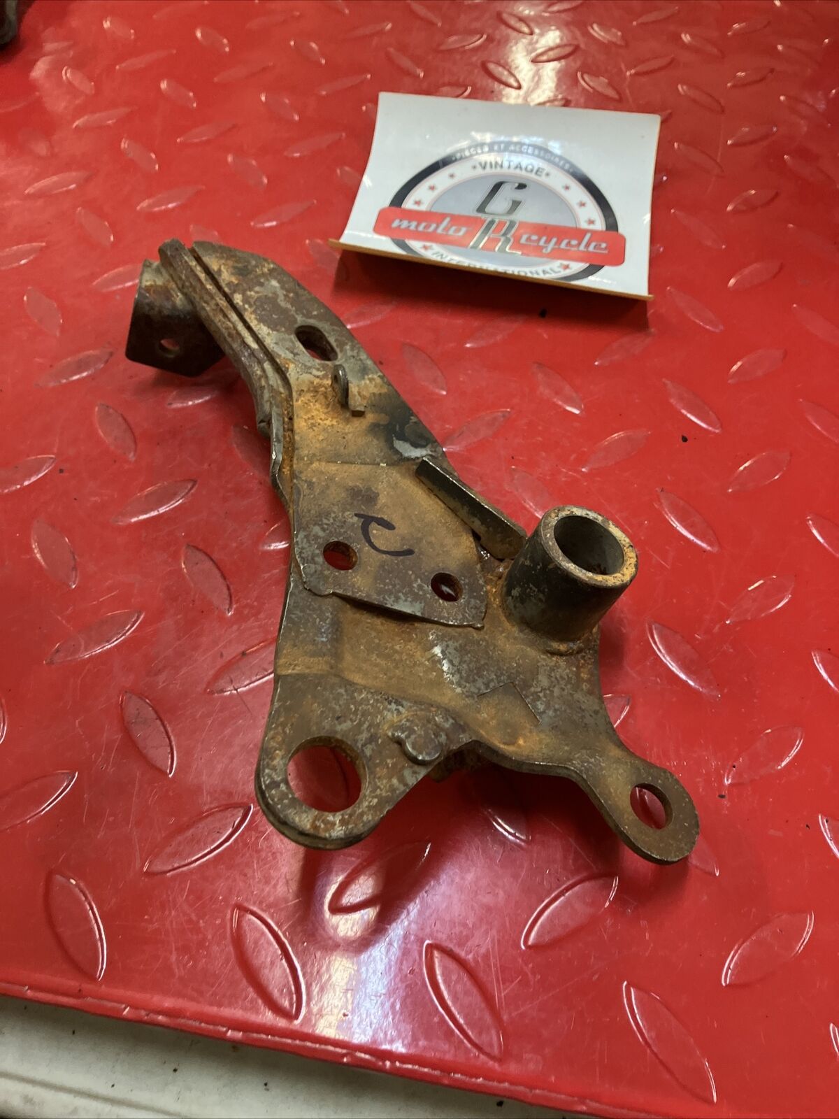 Yamaha RD400 1977 right side muffler stay footpeg bracket holder 1976 1978 2