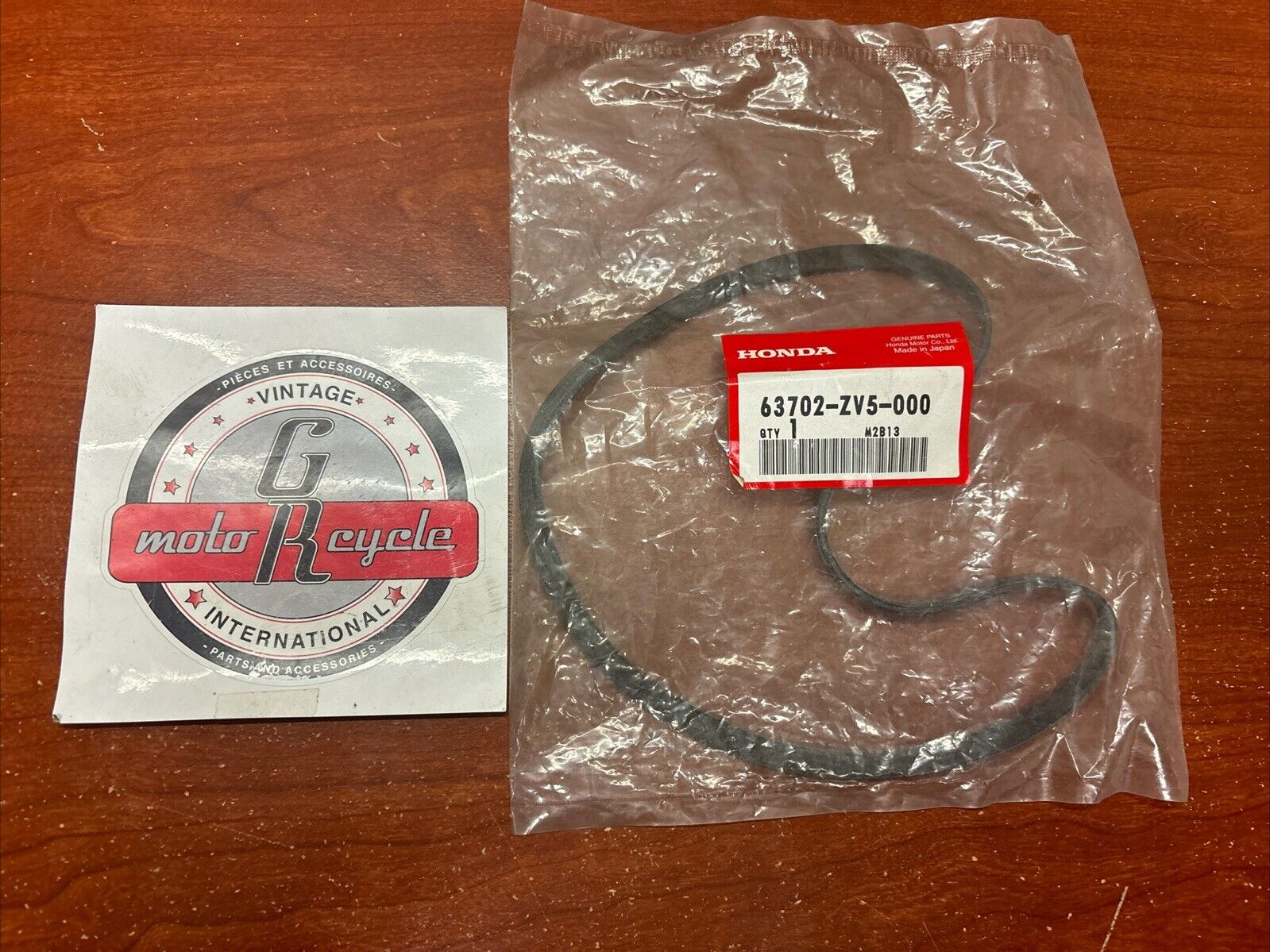 NOS Honda BF35 BF40 BF45 BF50 UNDER COVER RUBBER 63702-ZV5-000 H179