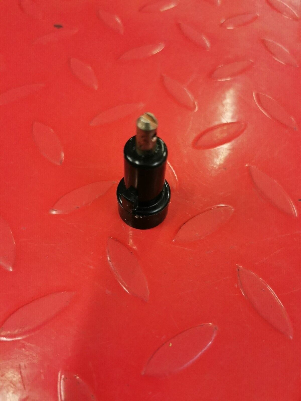NOS SUZUKI GS250 1980 1981 GS450 1980 1981 1982 FRAME COVER KNOB 47130-44200 S11