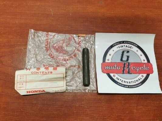 NOS Honda CB500K CB550 VALVE ROCKER ARM SHAFT 14451-323-010 H97
