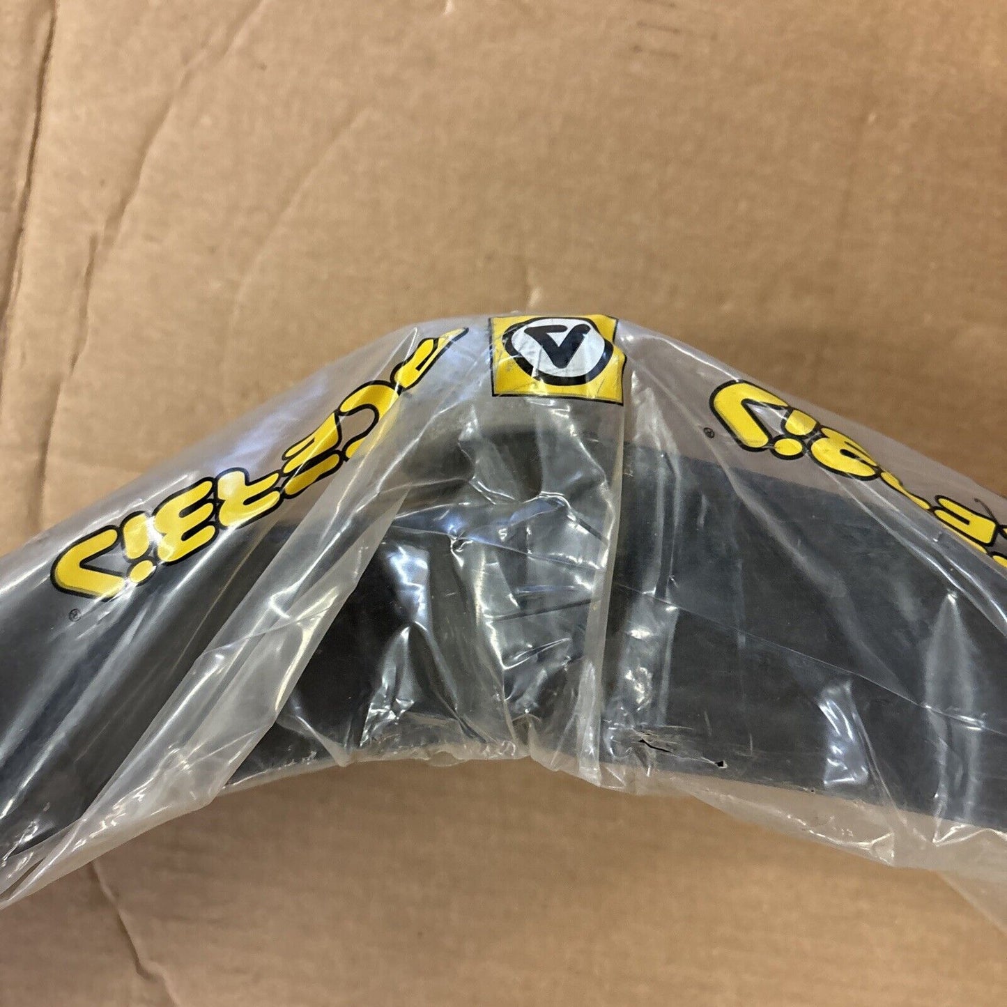 NOS ACERBIS FRONT FENDER BLACK 2040300001