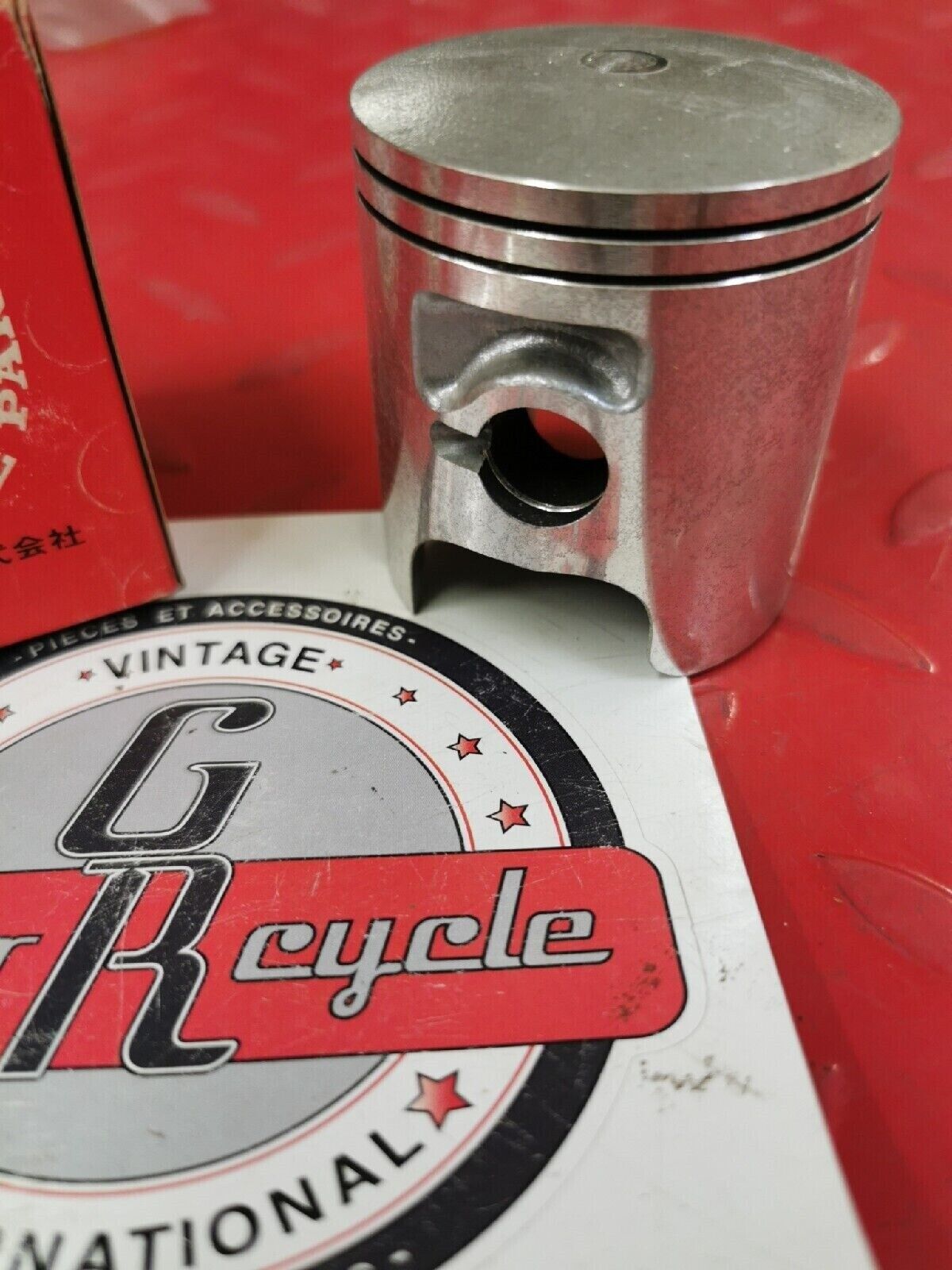 NOS HONDA CR125R 1980  PISTON STD 13101-466-000 H38
