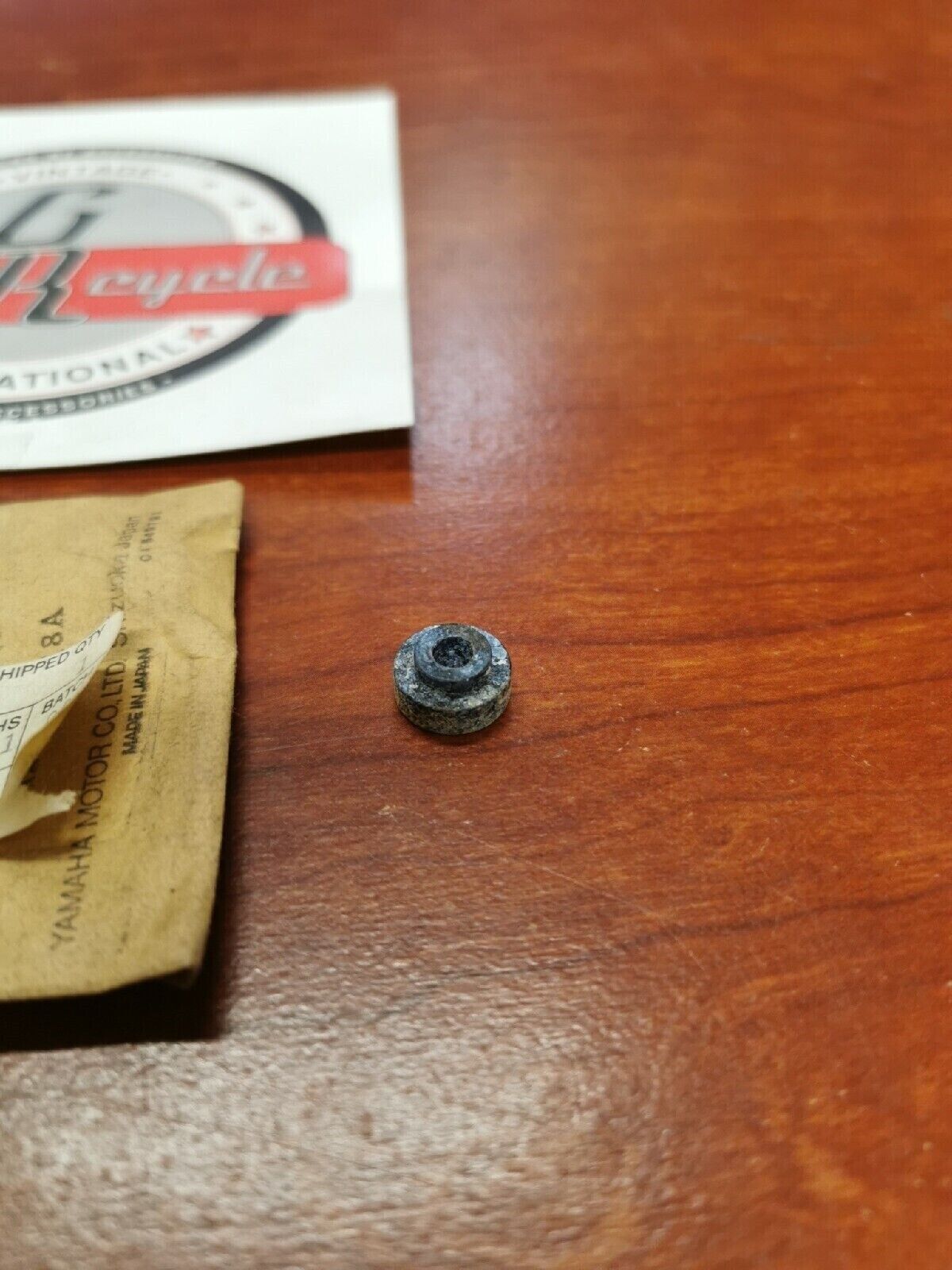 NOS Yamaha RING 256-14918-00-00 Y69