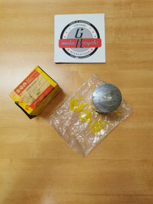 NOS SUZUKI  GT250 PISTON STD 12110-18402  S8