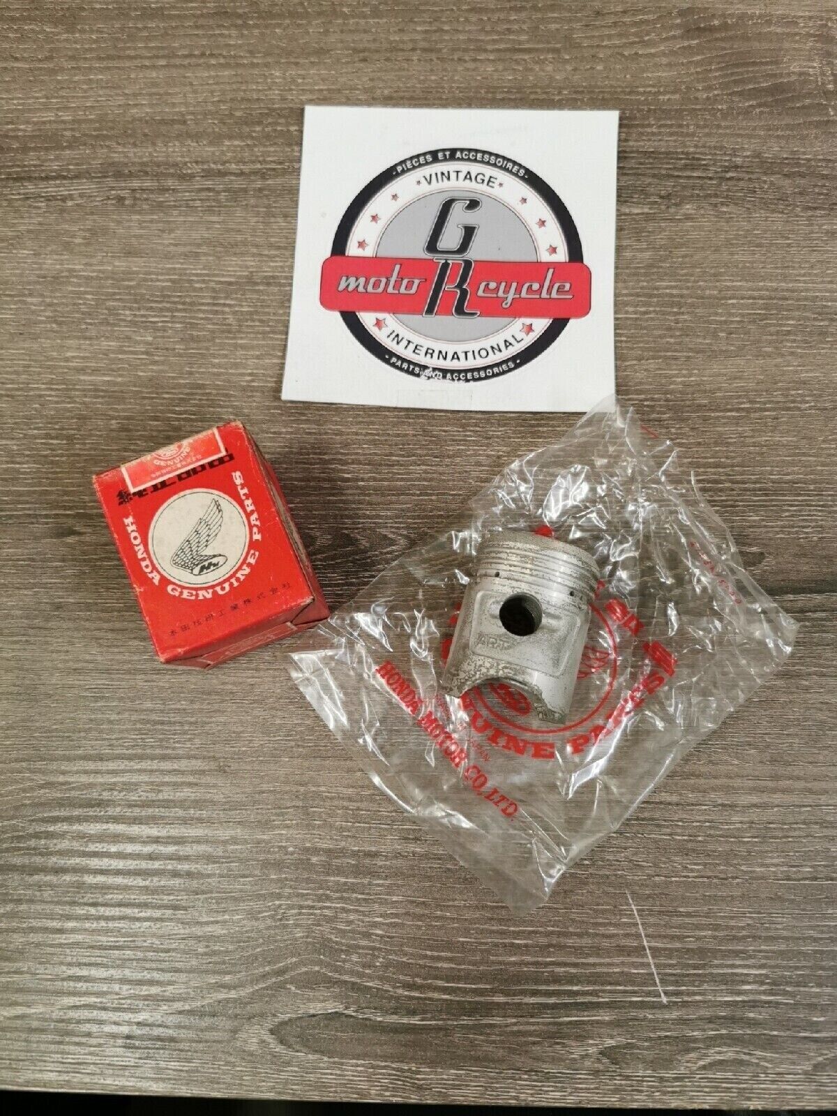 NOS HONDA CA102 CA100  PISTON OS 0.50 13103-001-040 H47